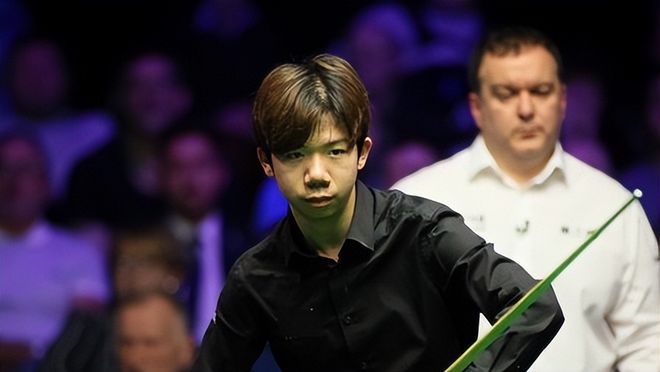 2025年斯诺克世锦赛：赵心童成为首位以业余选手身份夺冠的球员