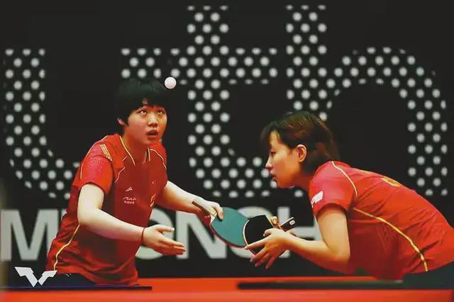 绝杀！绝杀！布克硬顶着卡鲁索的防守三分准绝杀雷霆